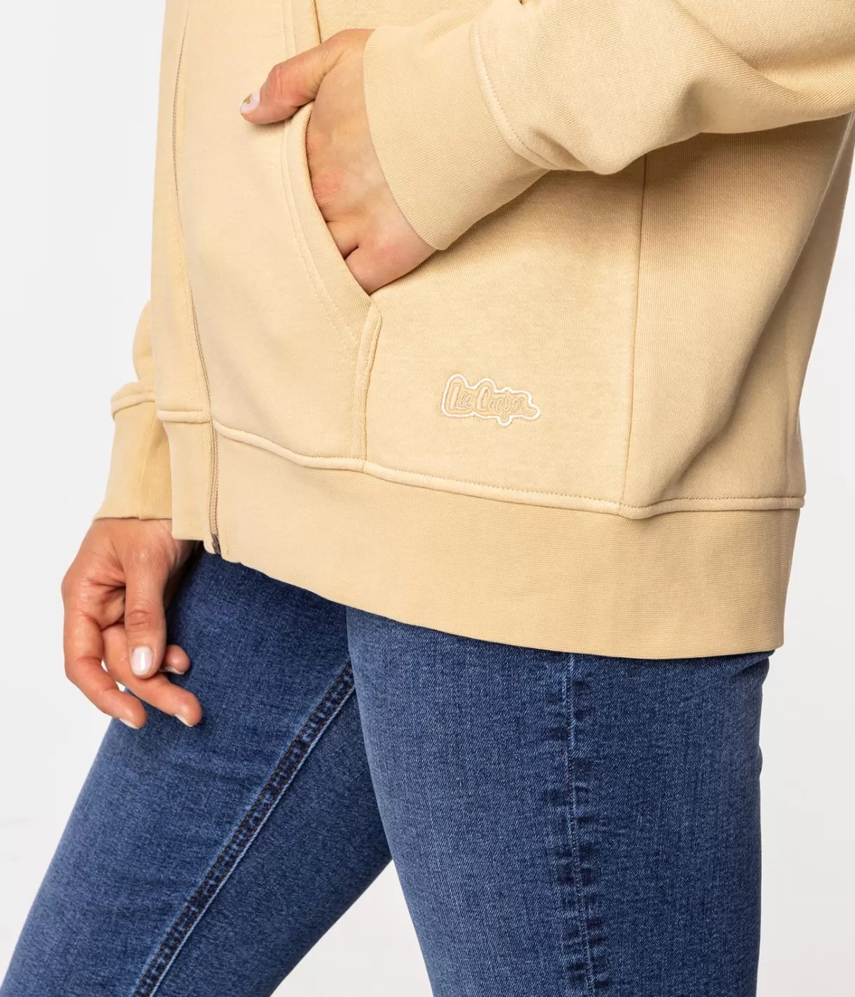 Rozpinana bluza damska z kapturem w kratę SAMIRA 4561 WARM SAND-Lee Cooper Store