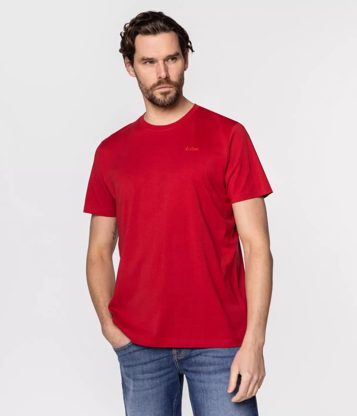 T-shirt z małym haftowanym logo OBUTCH 0875 RED-Lee Cooper Sale
