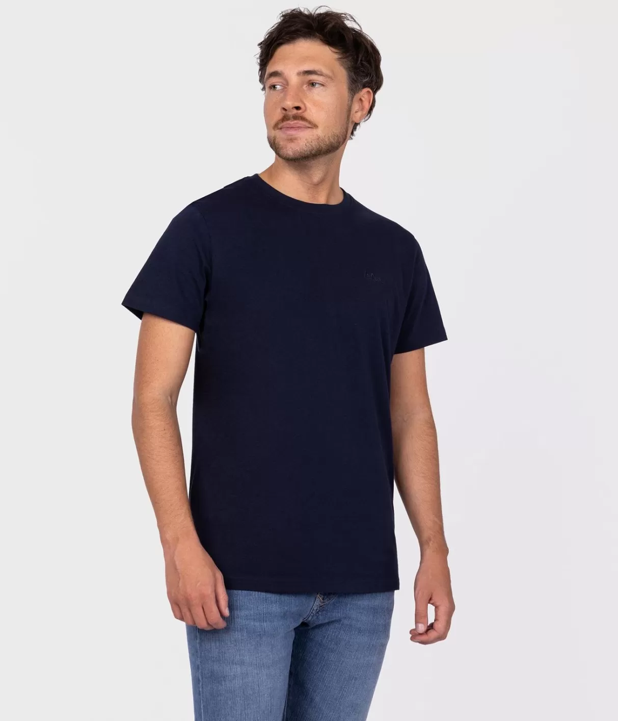 T-shirt z małym haftowanym logo OBUTCH 0875 NAVY-Lee Cooper Fashion